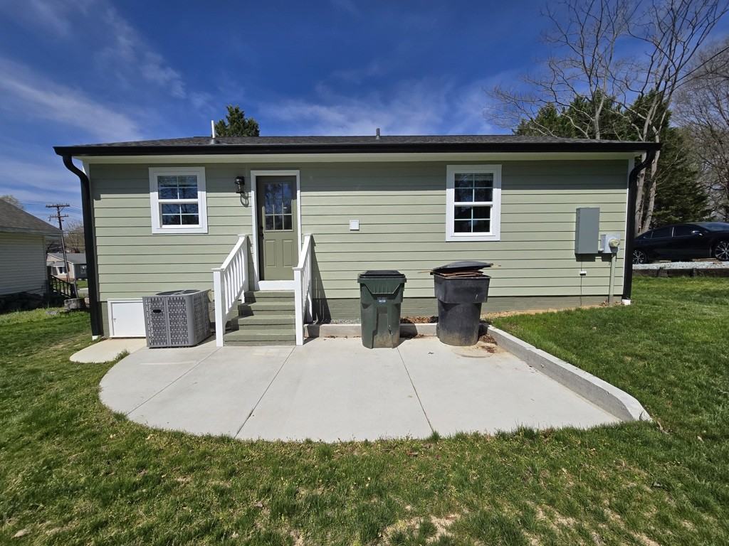 1209 Grace Ave - Photo 2 of 21