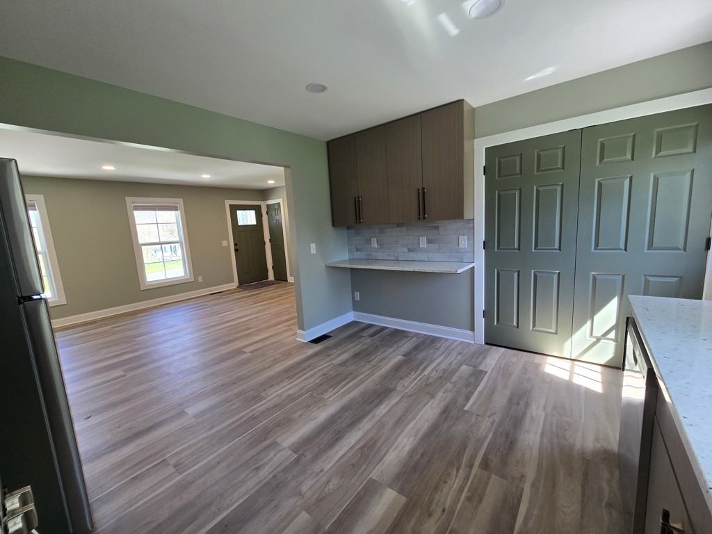 1209 Grace Ave - Photo 6 of 21