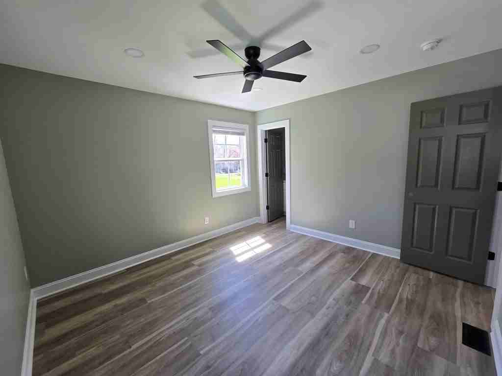 1209 Grace Ave - Photo 7 of 21