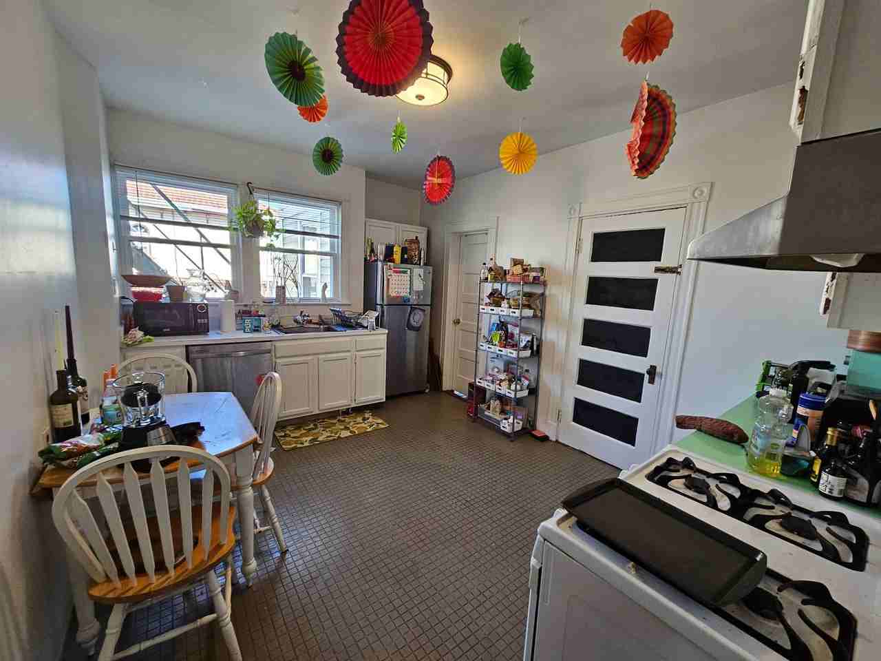 77 Ashford Ter - Photo 7 of 11