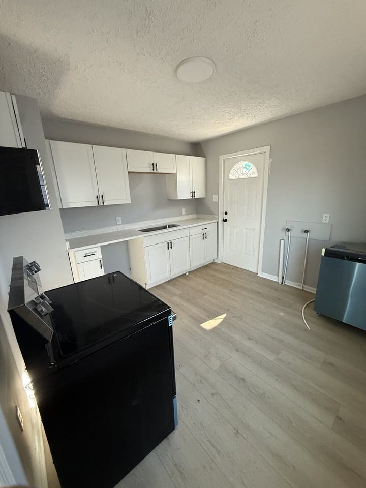 1211 Shirley Rd - Photo 4 of 4