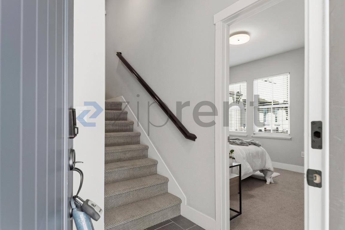 506 Sardinia Ter - Photo 4 of 32