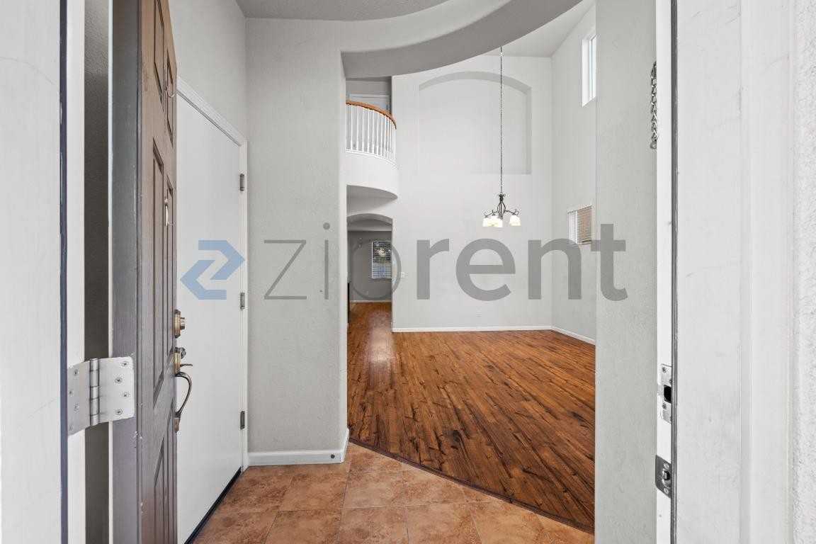 1137 Saint Croix Way - Photo 5 of 39