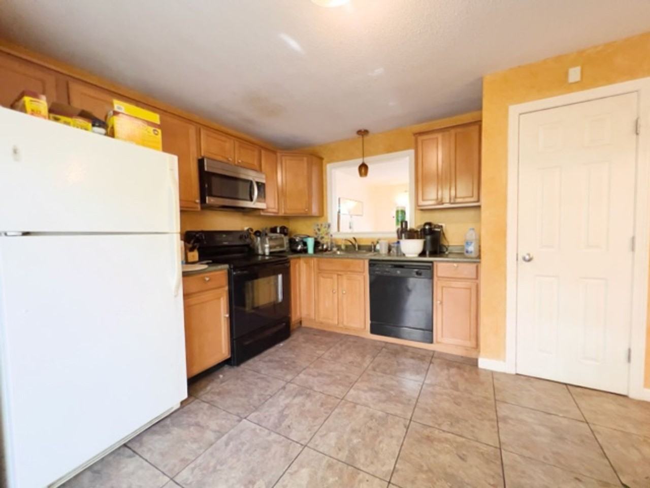 45 Lawn St #2 - Photo 3 of 15