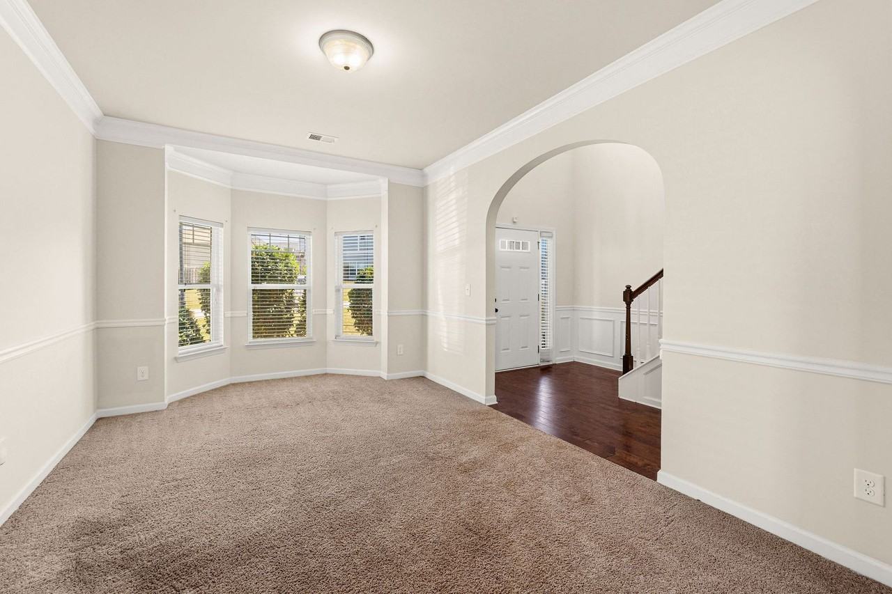 4464 Grove Landing Dr - Photo 4 of 35