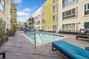 featured image of 245 W Loraine St