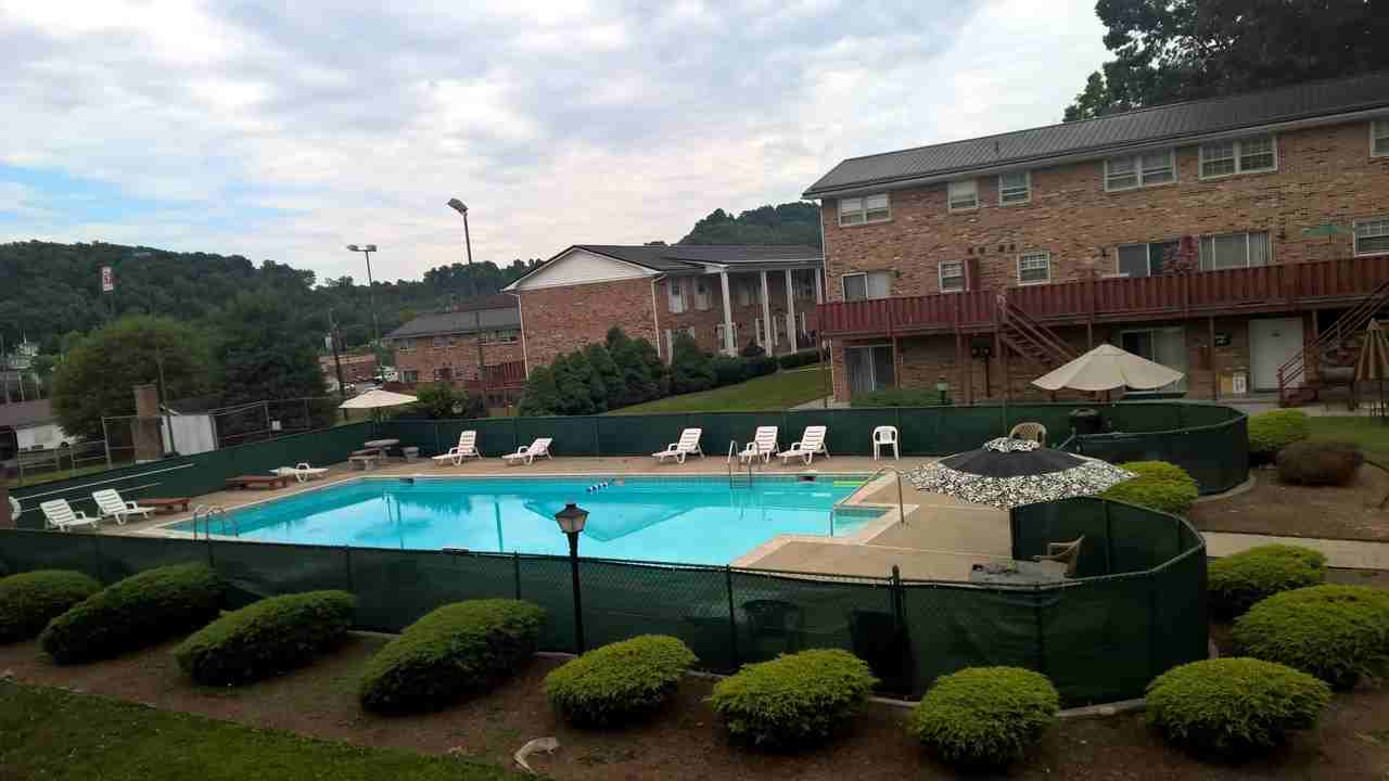 150 E Reynolds Ave #D6 - Photo 2 of 9