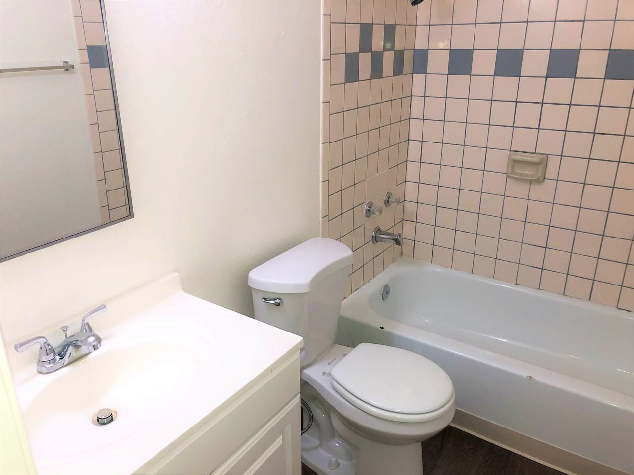 4711 Convaire Ave #3 - Photo 6 of 8