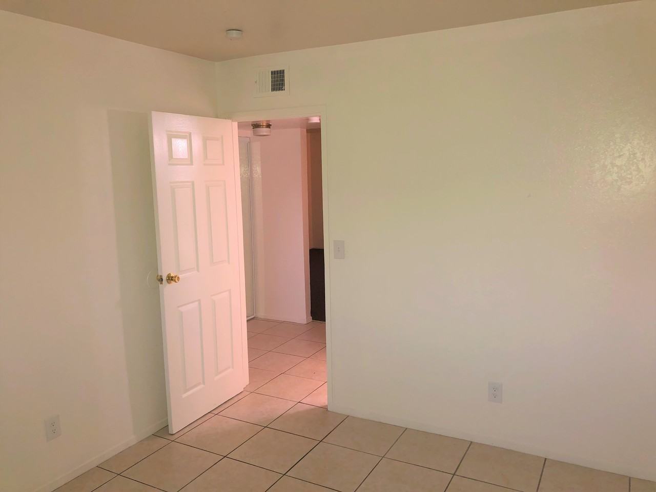 4711 Convaire Ave #3 - Photo 7 of 8