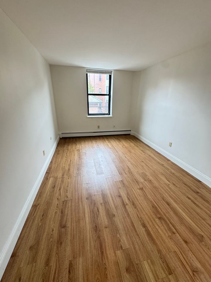 117 W Concord St #4 - Photo 3 of 5