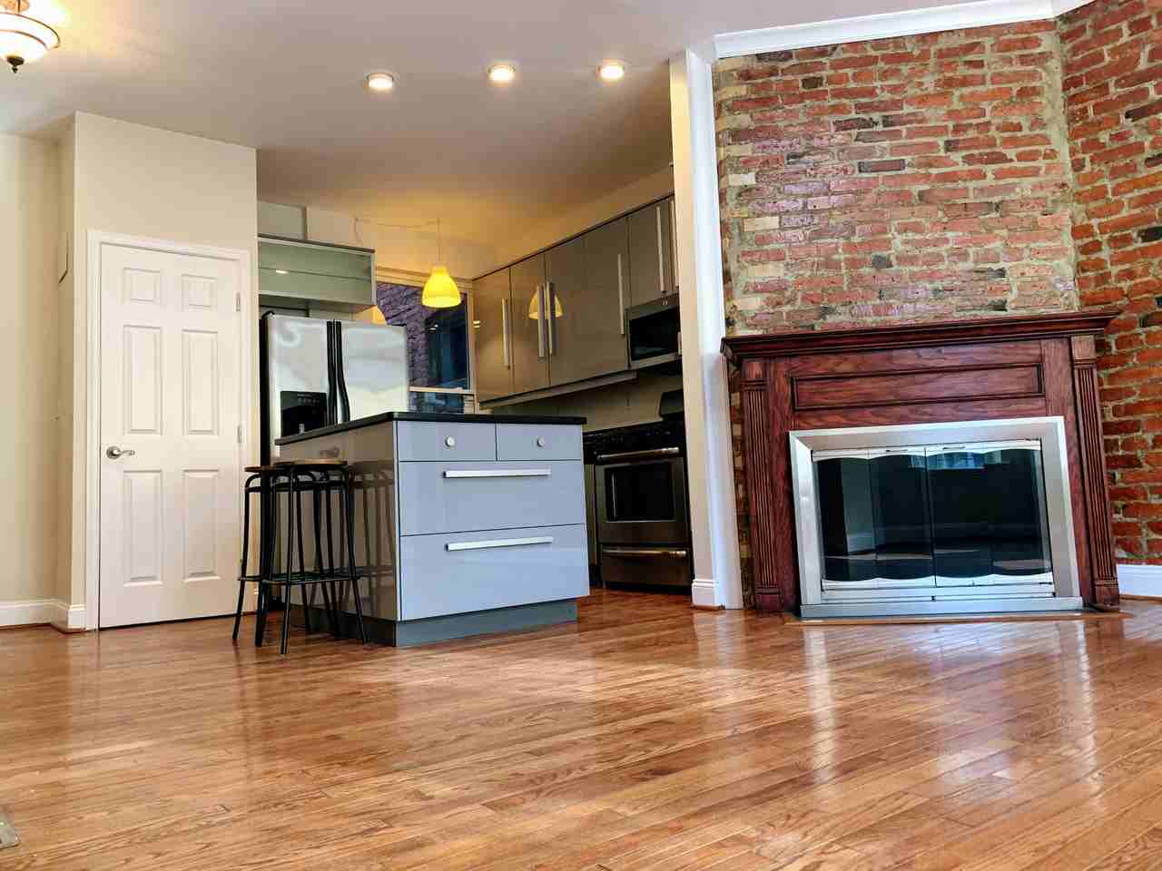 1711 4th St Nw #1 - Photo 5 of 11