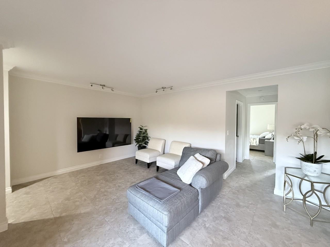 408 E Civic Center Dr #302 - Photo 2 of 11