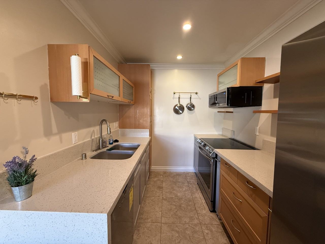 408 E Civic Center Dr #302 - Photo 3 of 11