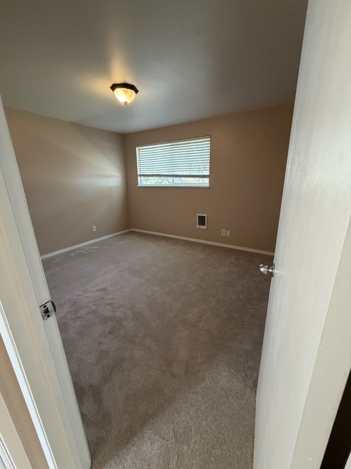 17459 Sw Wright St #NA - Photo 2 of 15