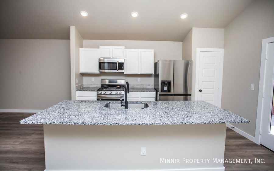 13212 Avenue S - Photo 7 of 35