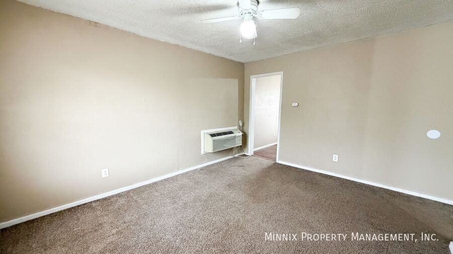 310 E Lynn St - Photo 4 of 14