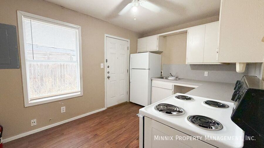 310 E Lynn St - Photo 6 of 14