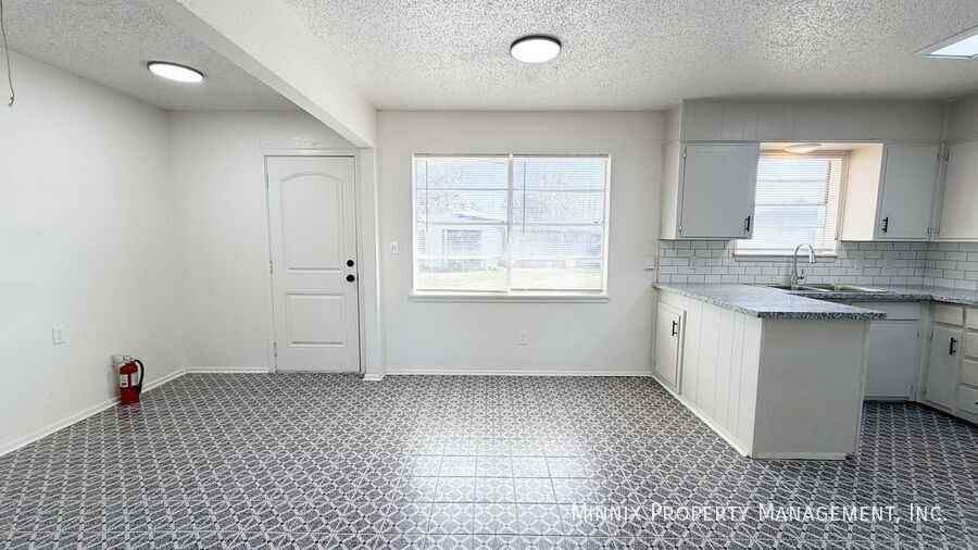 4615 Grinnell St - Photo 3 of 23