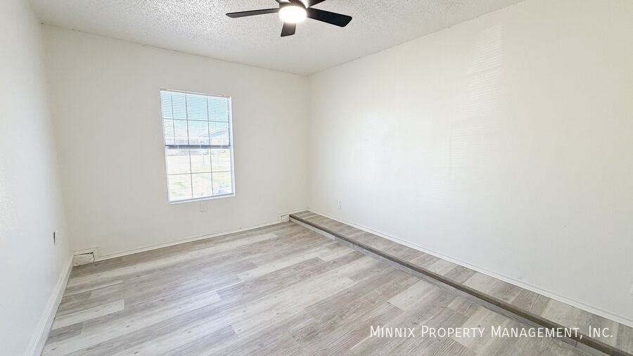 4615 Grinnell St - Photo 4 of 23