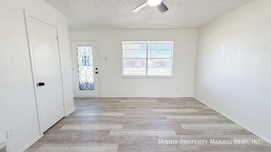 4615 Grinnell St - Photo 7 of 23
