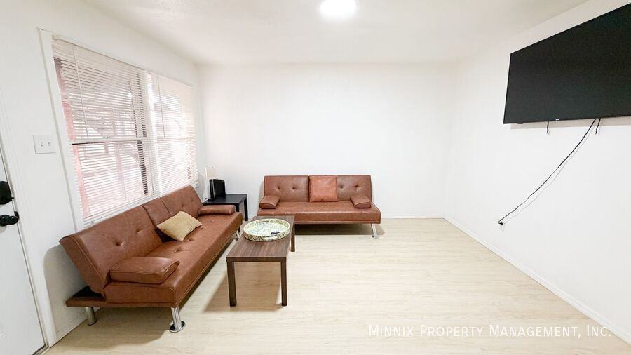5005 Avenue W #1 - Photo 4 of 18