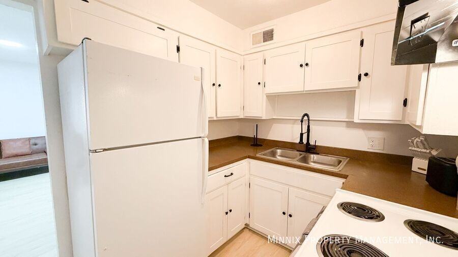 5005 Avenue W #1 - Photo 6 of 18