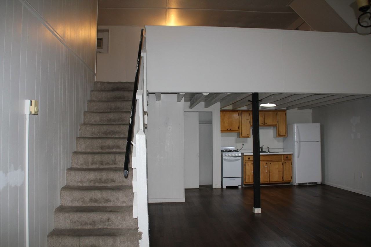 118-122 118-122 West Market Street - 120 W Market St - #3 - Photo 3 of 10