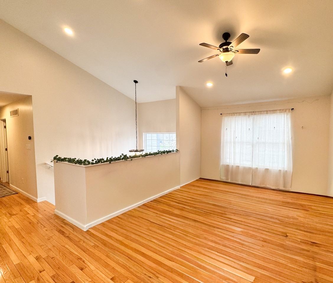 915 Huntclub Blvd #NA - Photo 3 of 15