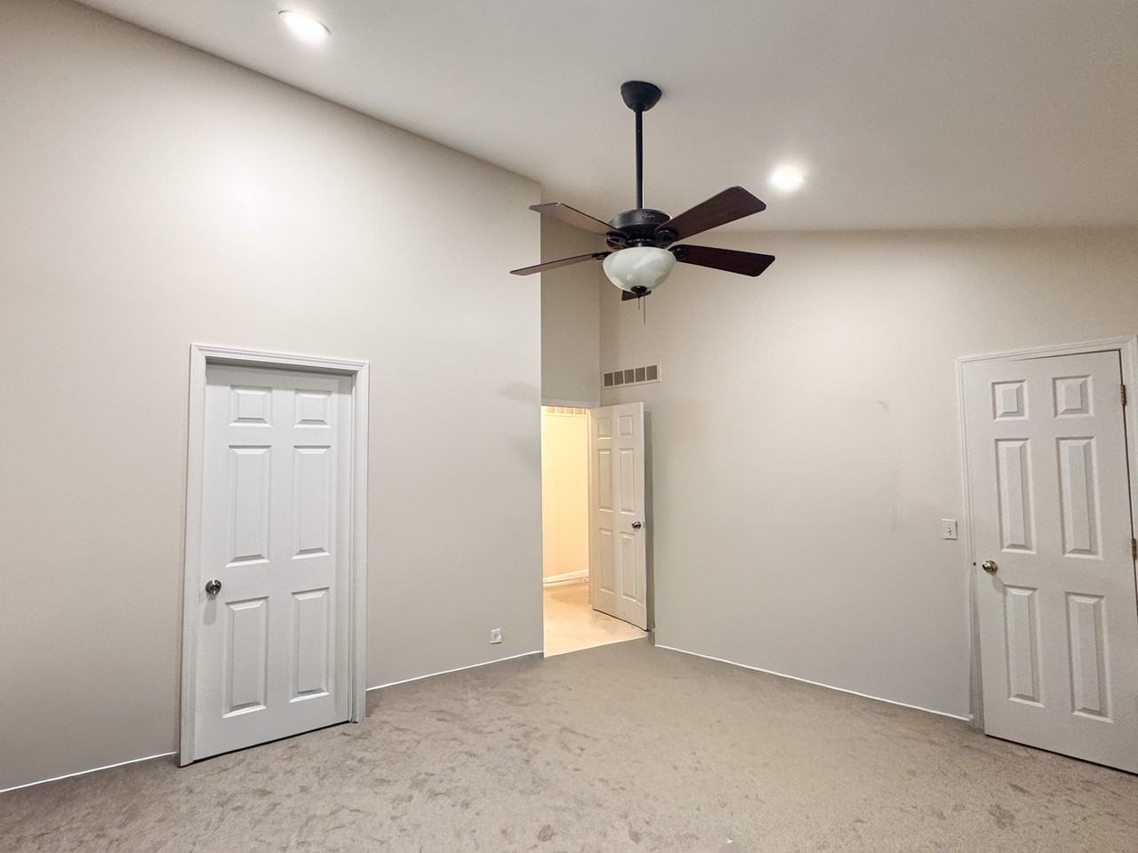 915 Huntclub Blvd #NA - Photo 7 of 15