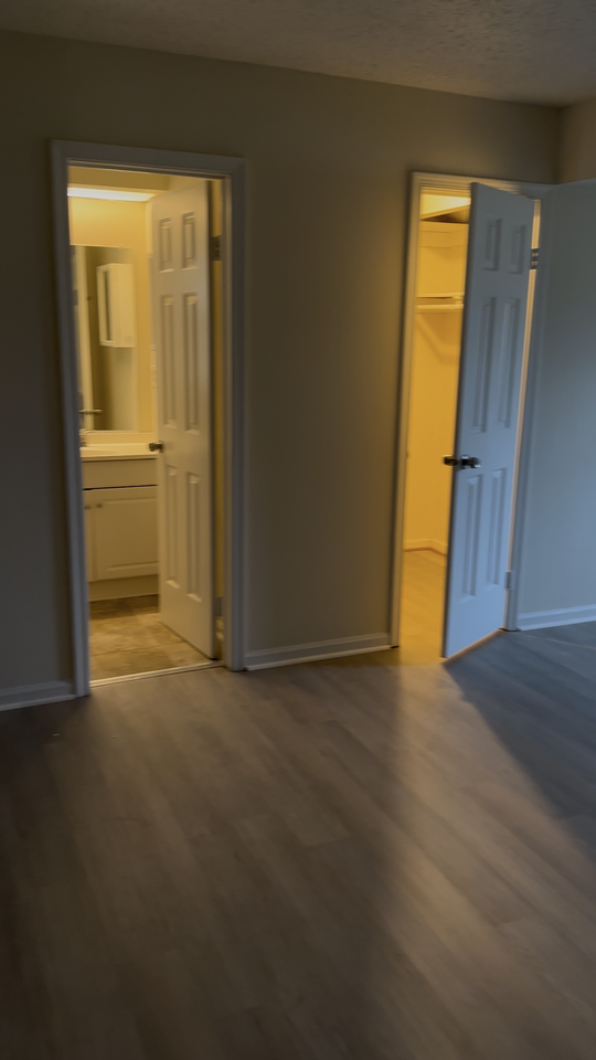 1598 Crescent Pointe Ln #1598 - Photo 5 of 9