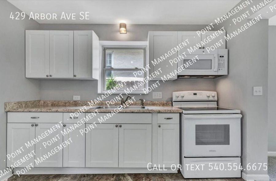 429 Arbor Ave Se - Photo 3 of 11