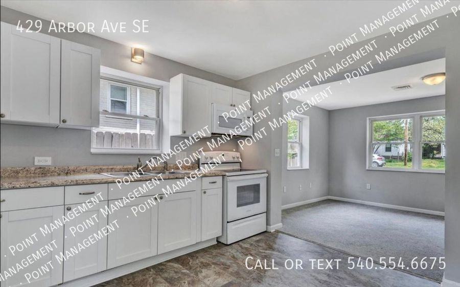 429 Arbor Ave Se - Photo 4 of 11