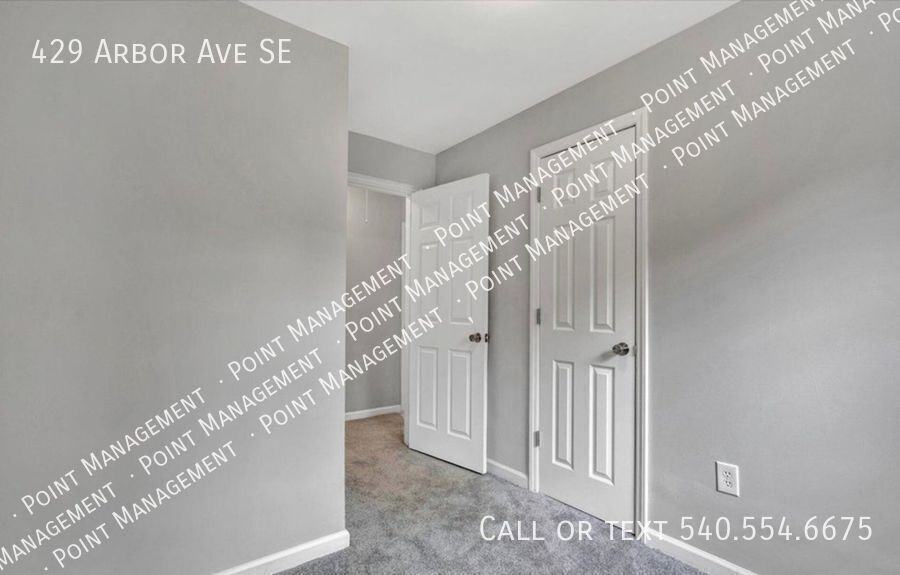 429 Arbor Ave Se - Photo 7 of 11