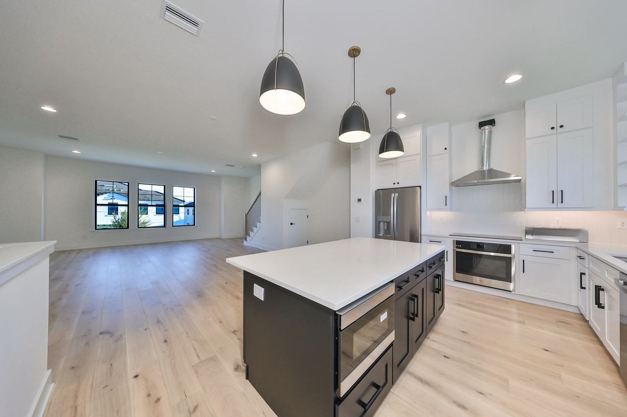 4324 W Gray St #2 - Photo 5 of 12