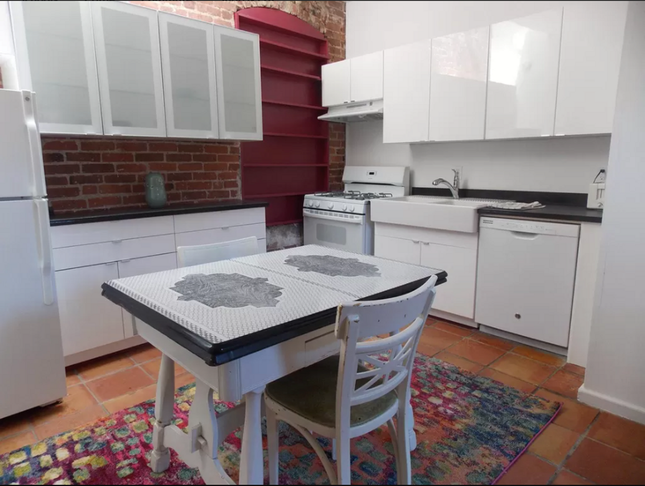 924 State St #7 - Photo 2 of 7