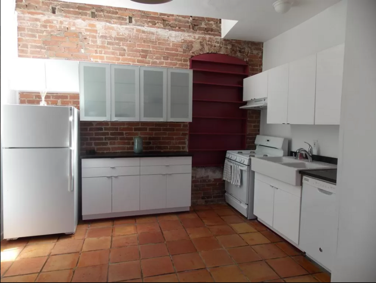 924 State St #7 - Photo 3 of 7