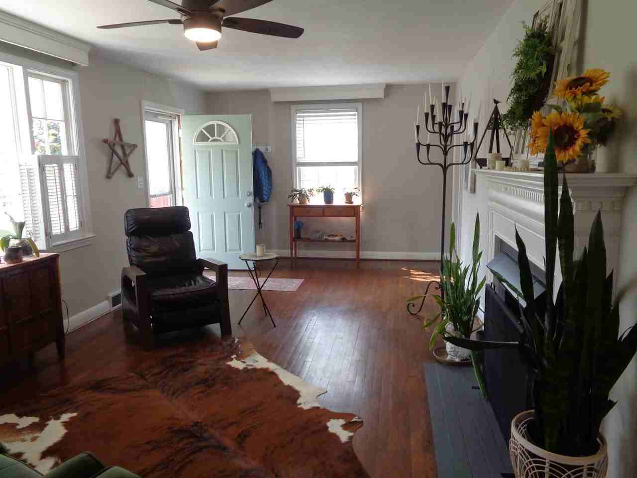 608 Knollwood St - Photo 3 of 23