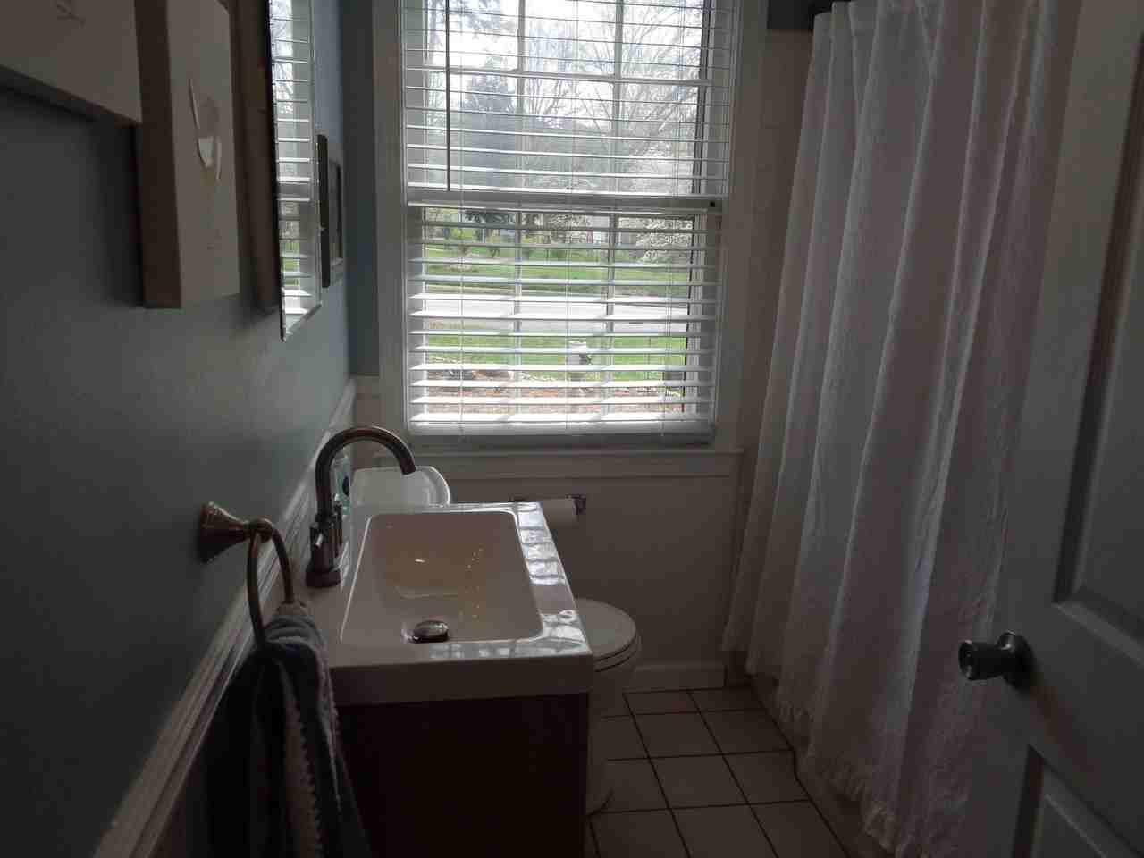 608 Knollwood St - Photo 7 of 23