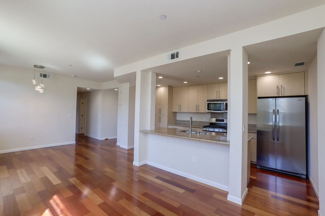 1069 Saginaw Ter - Photo 7 of 34