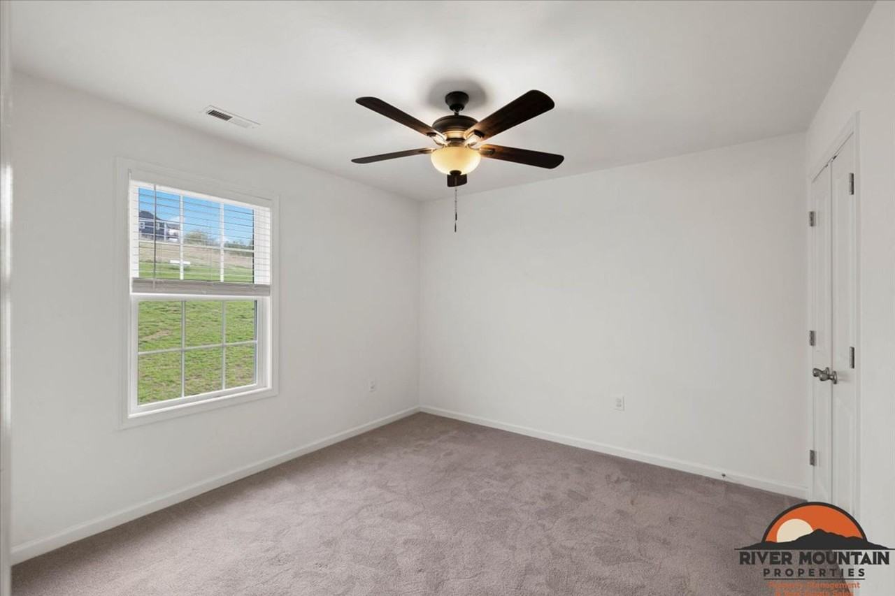 186 Redwood Dr - Photo 5 of 23