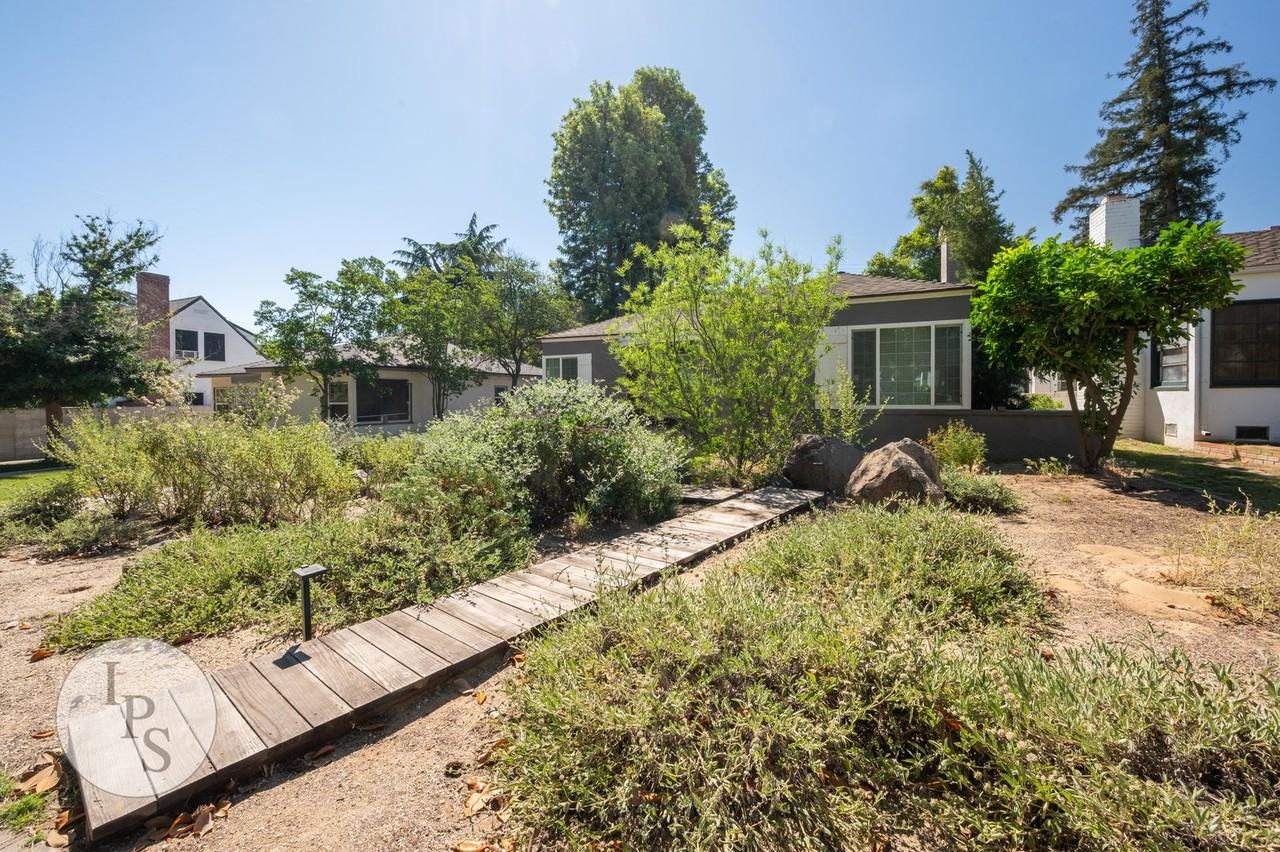 210 E Harvard Ave - Photo 2 of 30