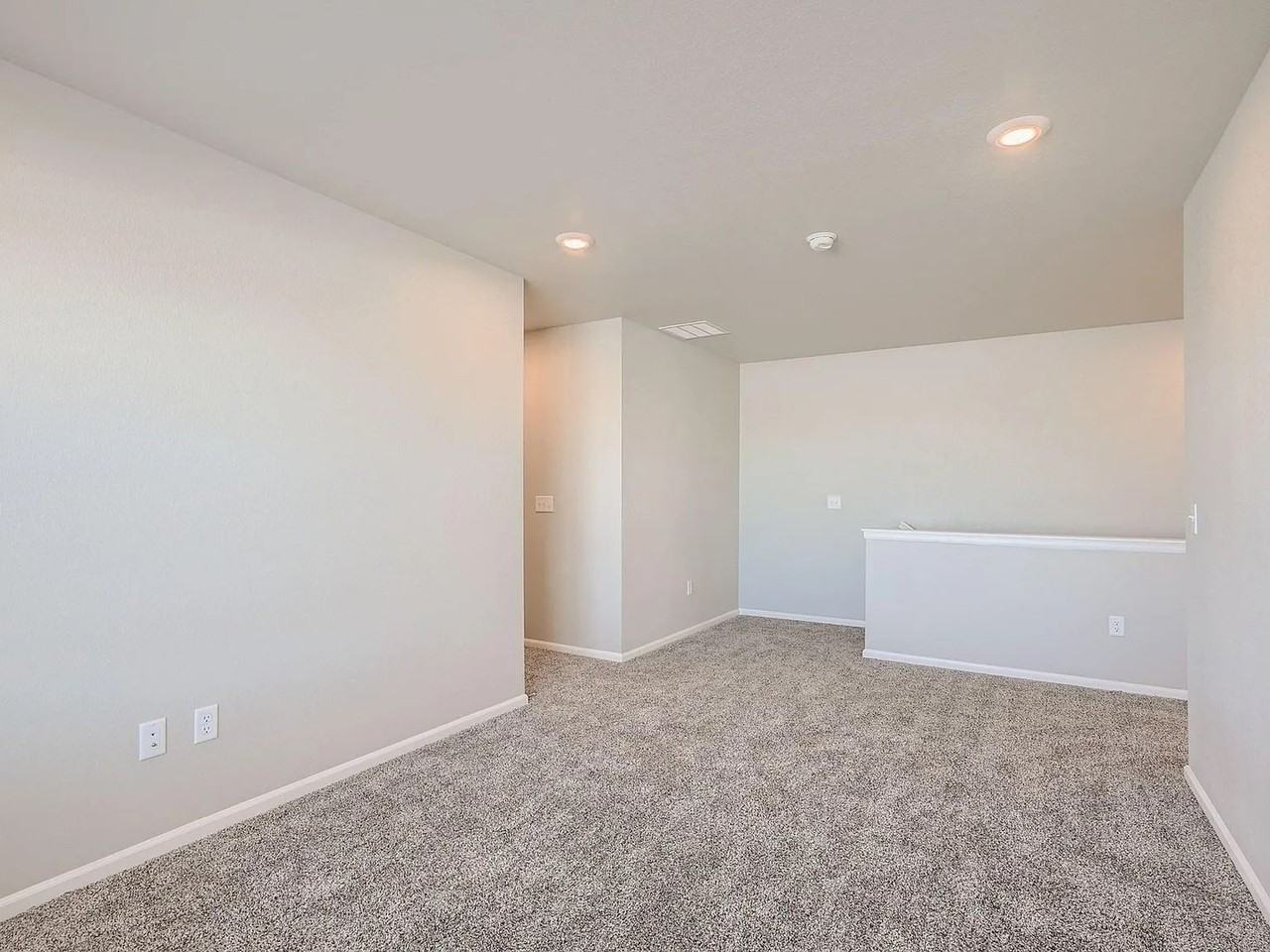 13746 Vispo Way - Photo 4 of 14