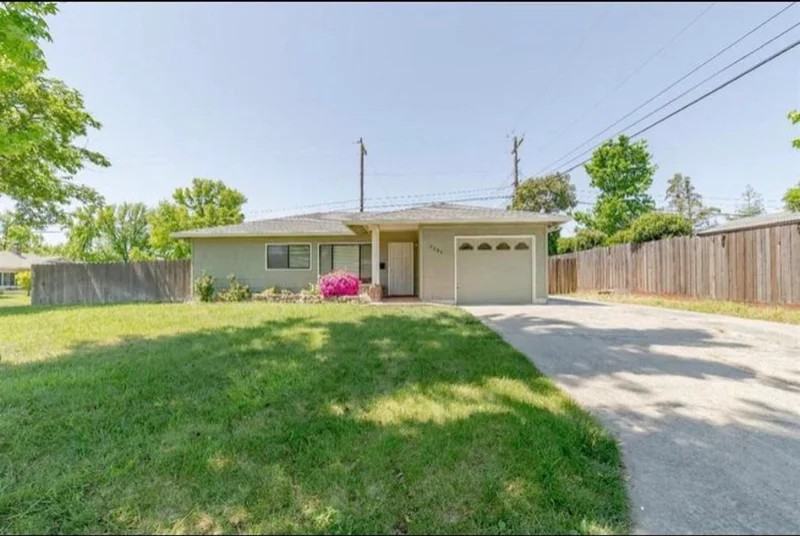 2201 Juanita Ln - Photo 2 of 10