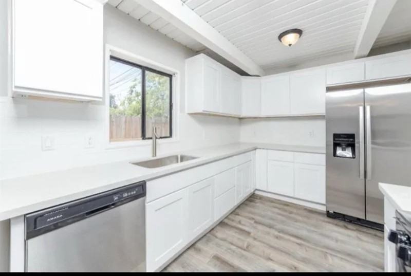 2201 Juanita Ln - Photo 5 of 10