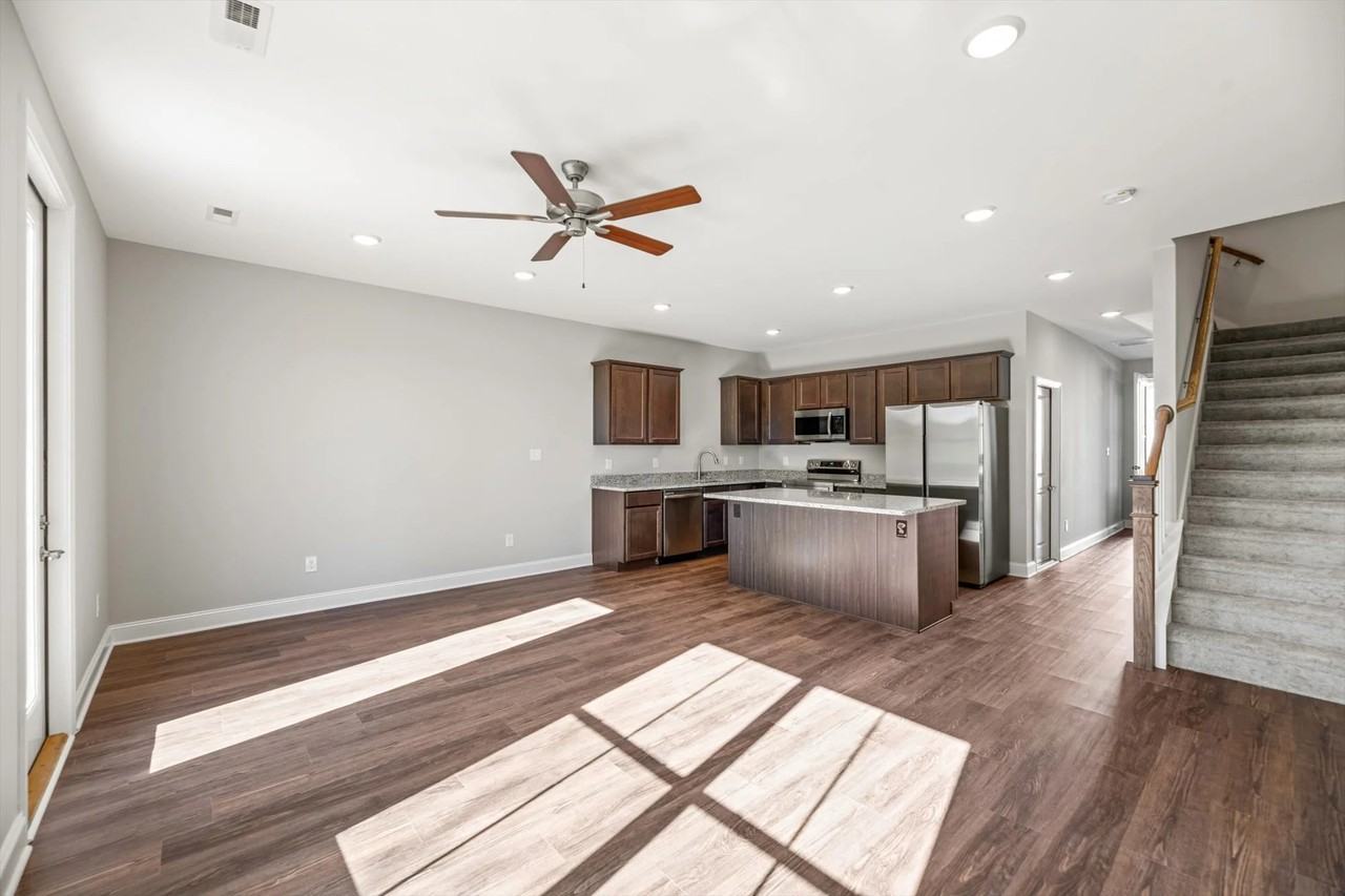 362 Judson Way - Photo 2 of 15