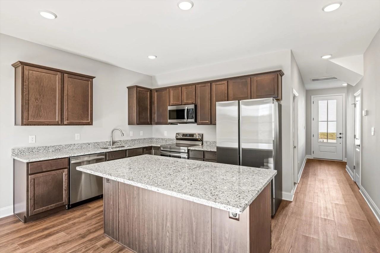 362 Judson Way - Photo 3 of 15