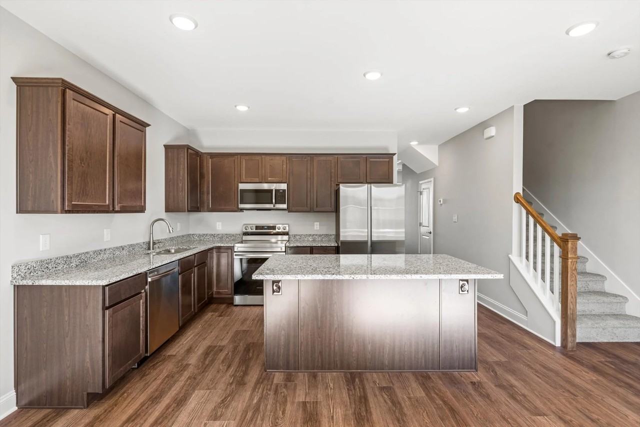 362 Judson Way - Photo 4 of 15