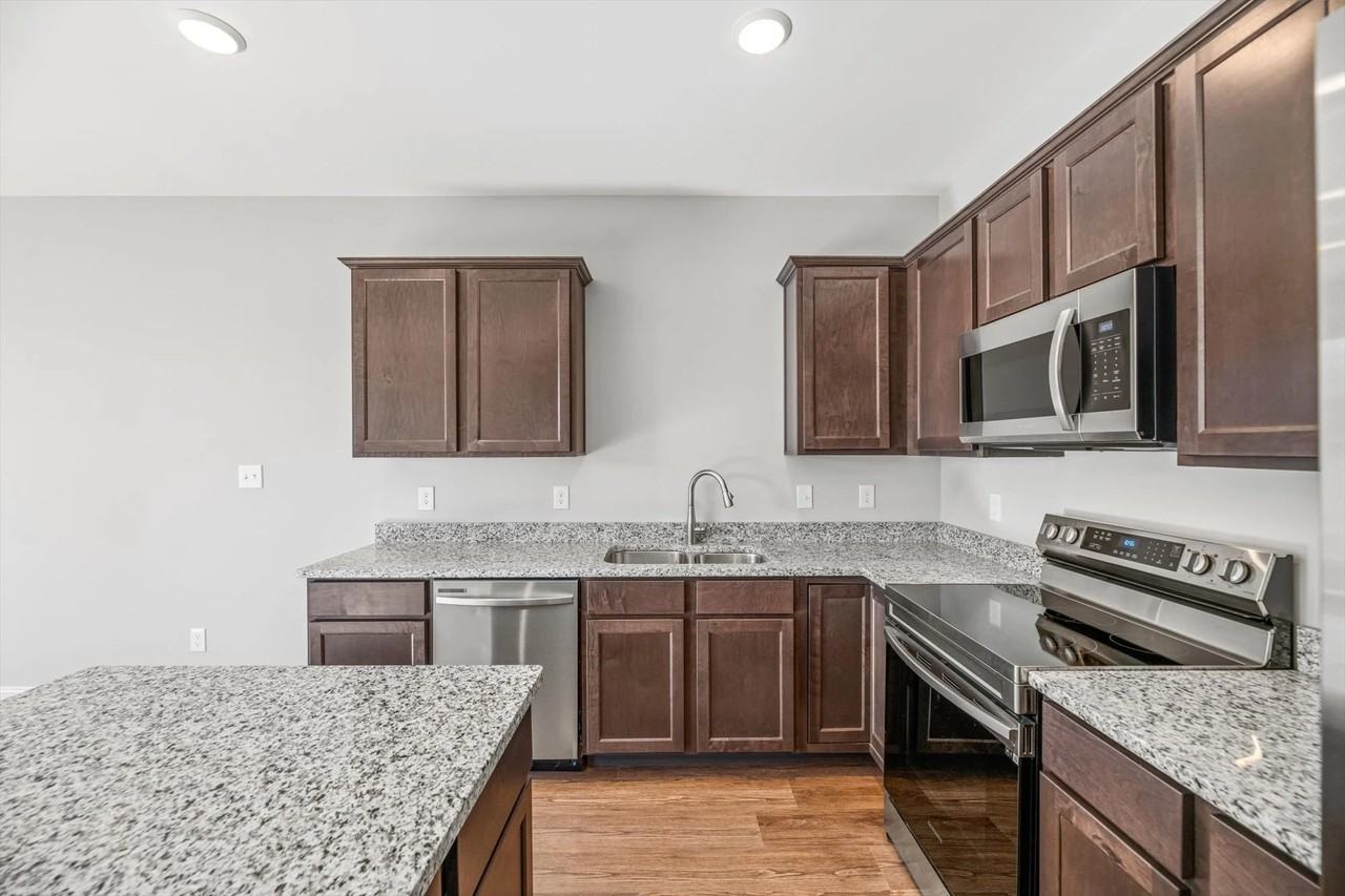 362 Judson Way - Photo 5 of 15