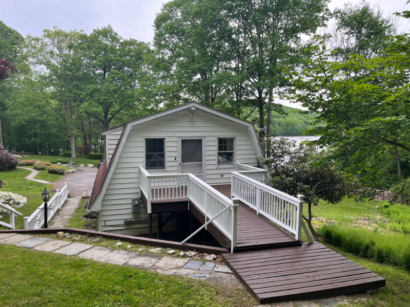 322 E Boyds Rd - Photo 3 of 7