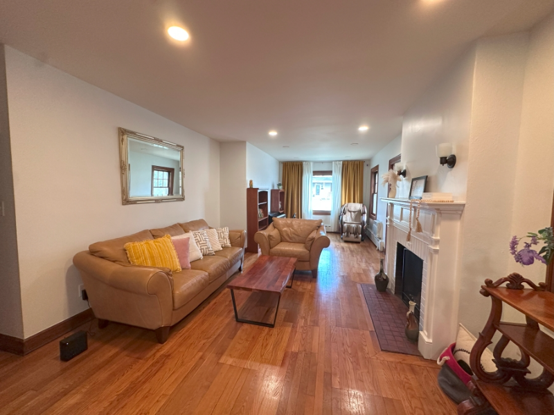 303 N Delphine Ave #303 - Photo 4 of 16